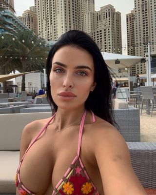 Sandra, Abu Dhabi busty escort with big tits on SexAbudhabi.club